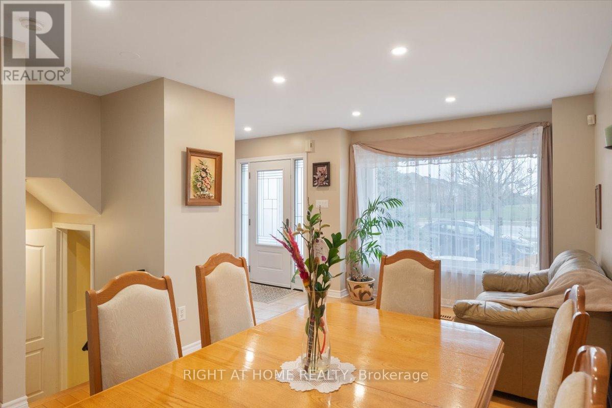 2356 Proudfoot Trail, Oakville, Ontario  L6M 3Y2 - Photo 5 - W12985308