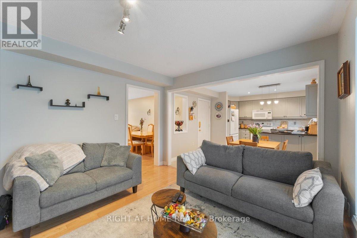 2356 Proudfoot Trail, Oakville, Ontario  L6M 3Y2 - Photo 6 - W12985308