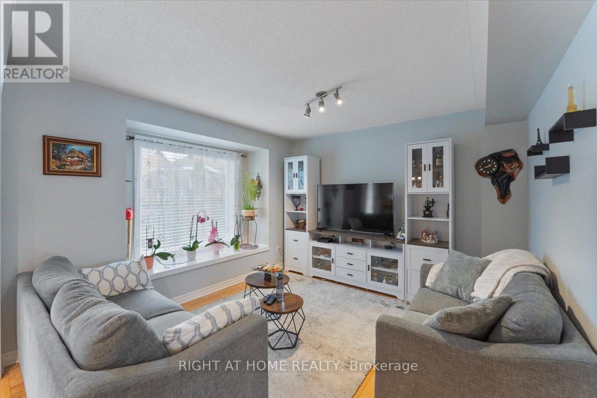 2356 Proudfoot Trail, Oakville, Ontario  L6M 3Y2 - Photo 7 - W12985308