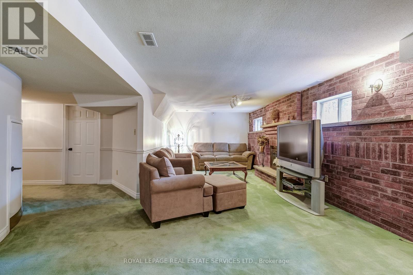 9 Morrison Creek Crescent, Oakville, Ontario  L6H 4C2 - Photo 36 - W12985370