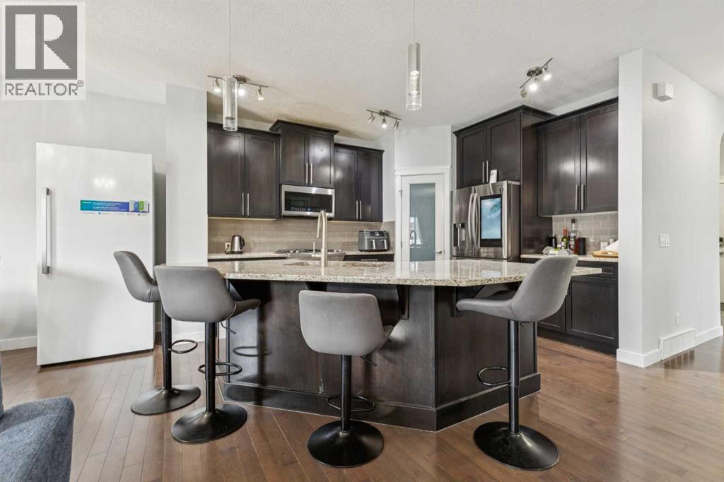 325 Evanspark Gardens Nw, Calgary, Alberta  T3P 0G6 - Photo 3 - A2287954