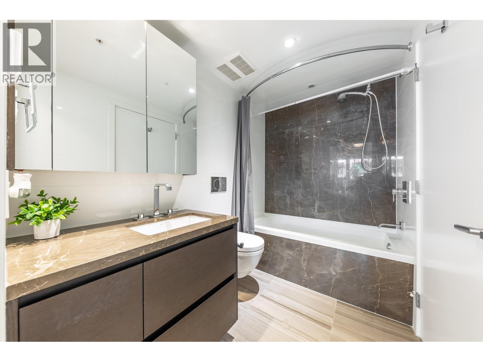 201 1561 W 57th Avenue, Vancouver, British Columbia V6P 0H5 - Photo 12 - R3109892