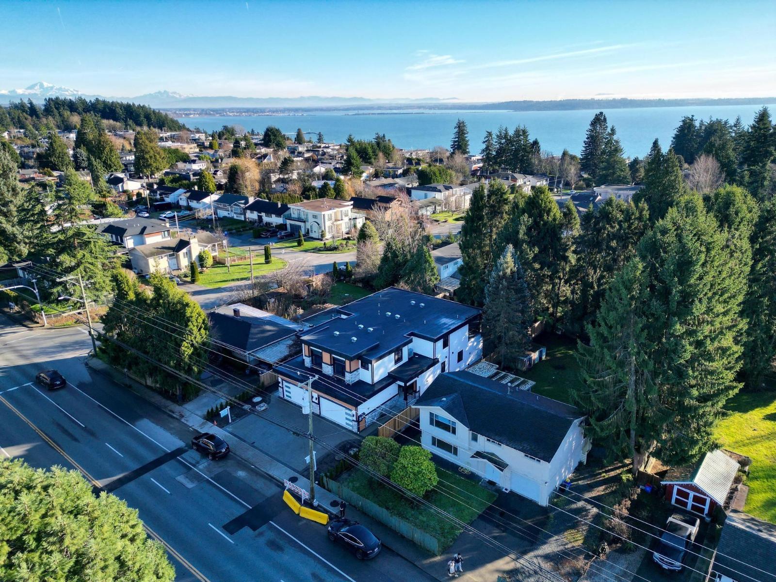 14206 North Bluff Road, White Rock, British Columbia  V4B 3C4 - Photo 37 - R3109885