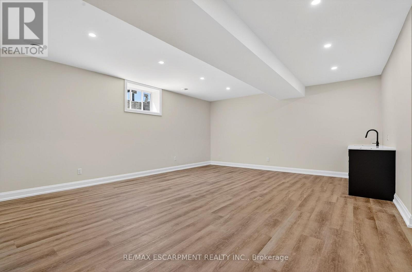 6192 Curlin Crescent, Niagara Falls, Ontario  L2H 3W8 - Photo 35 - X12985274