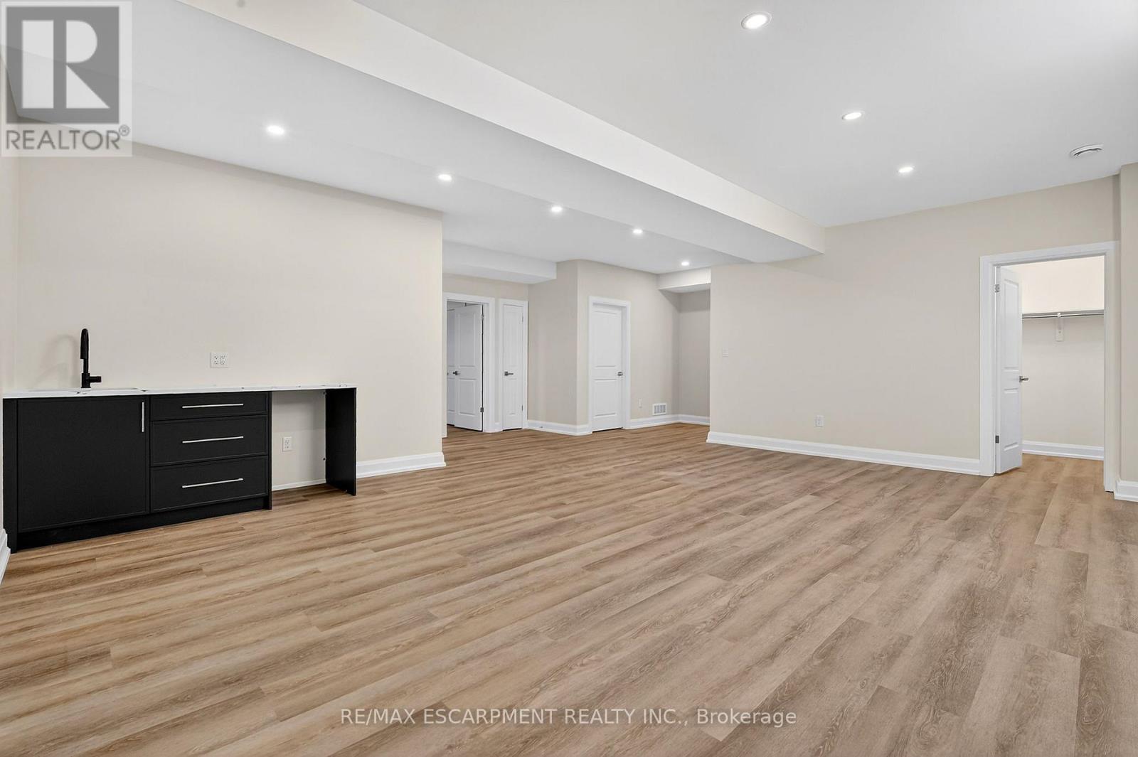 6192 Curlin Crescent, Niagara Falls, Ontario  L2H 3W8 - Photo 37 - X12985274