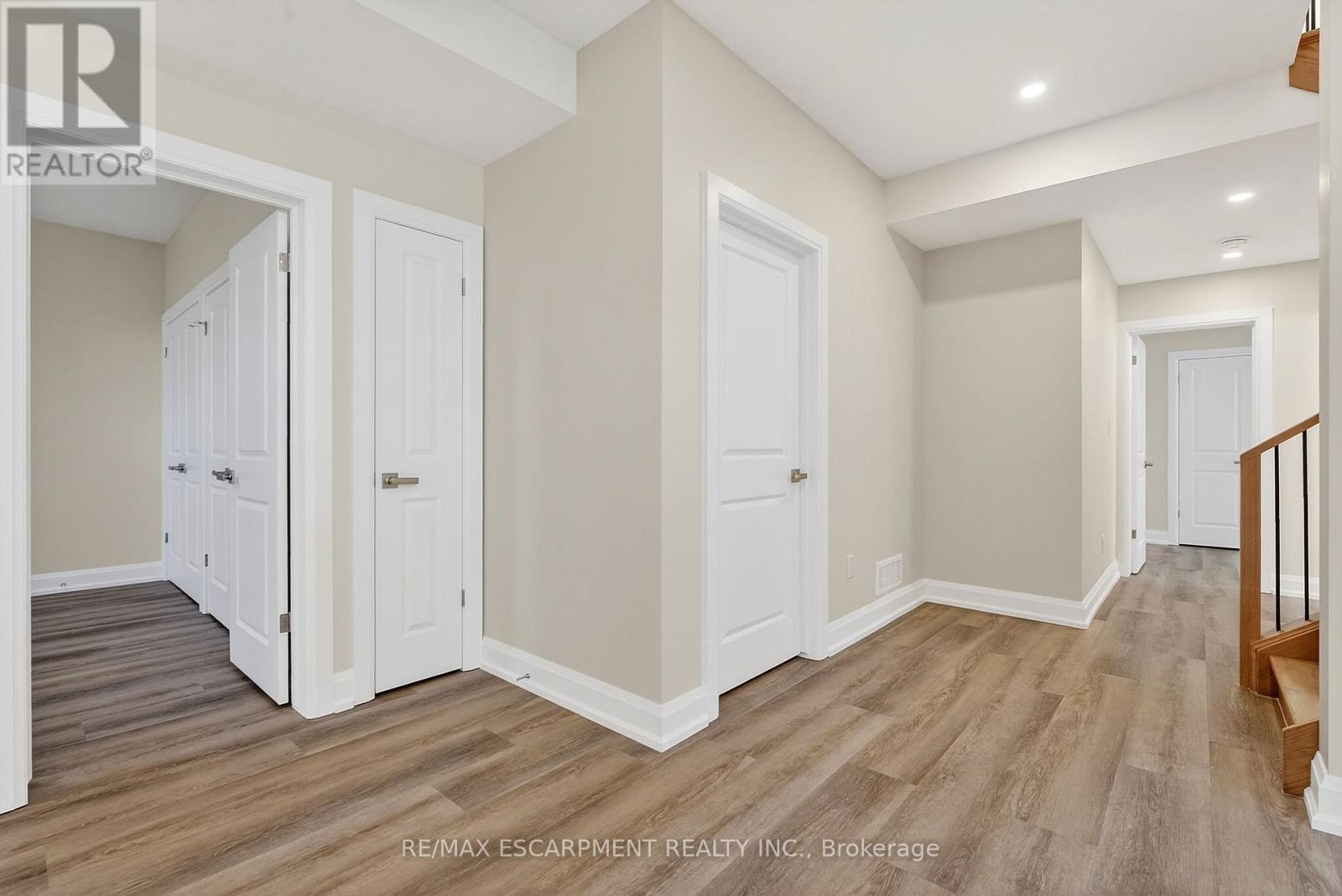 6192 Curlin Crescent, Niagara Falls, Ontario  L2H 3W8 - Photo 39 - X12985274