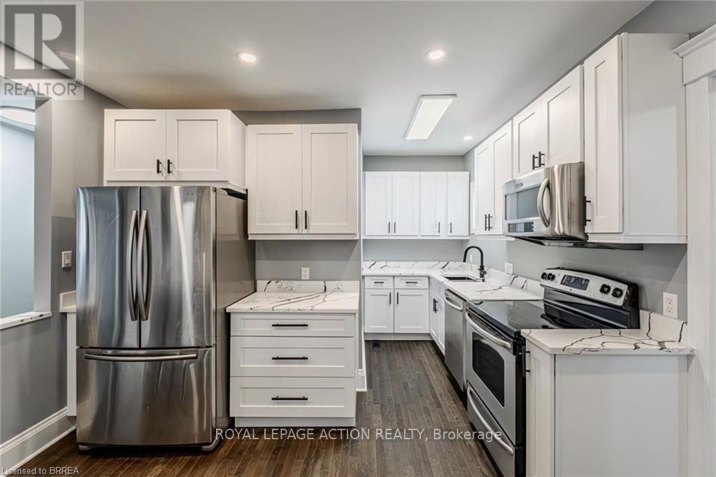 42 East 31st Street, Hamilton, Ontario  L8V 3N7 - Photo 18 - X12985322