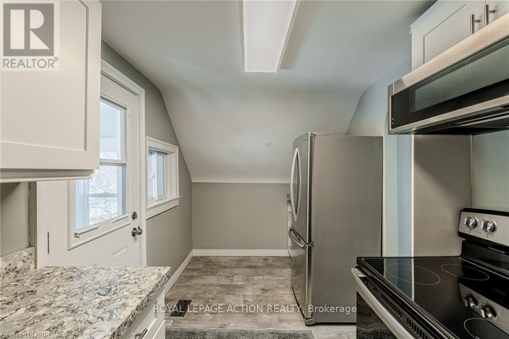 42 East 31st Street, Hamilton, Ontario  L8V 3N7 - Photo 34 - X12985322