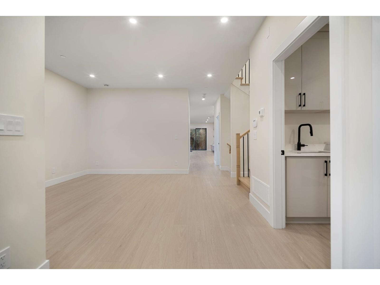 14206 North Bluff Road, White Rock, British Columbia  V4B 3C4 - Photo 4 - R3109885