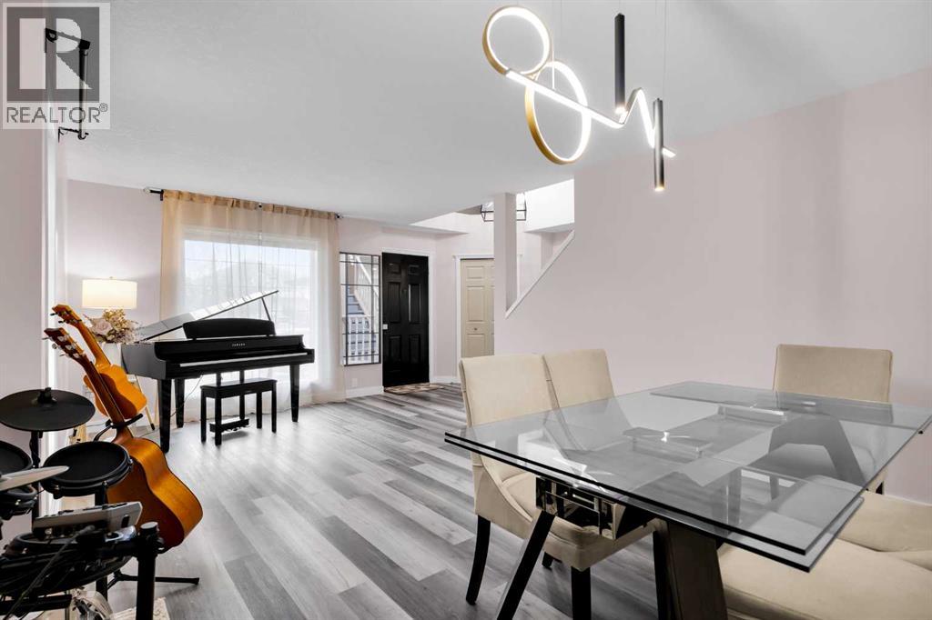 6 Douglas Woods Bay SE, Calgary, Alberta  T2Z 3A1 - Photo 6 - A2299998