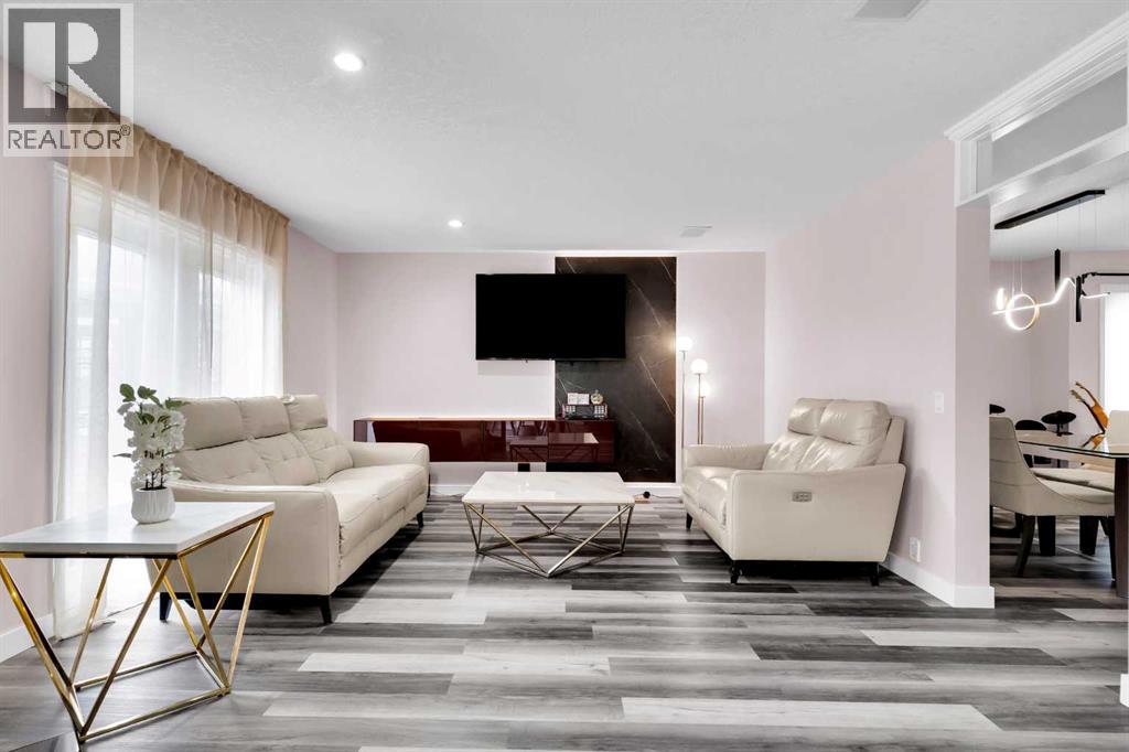 6 Douglas Woods Bay SE, Calgary, Alberta  T2Z 3A1 - Photo 8 - A2299998