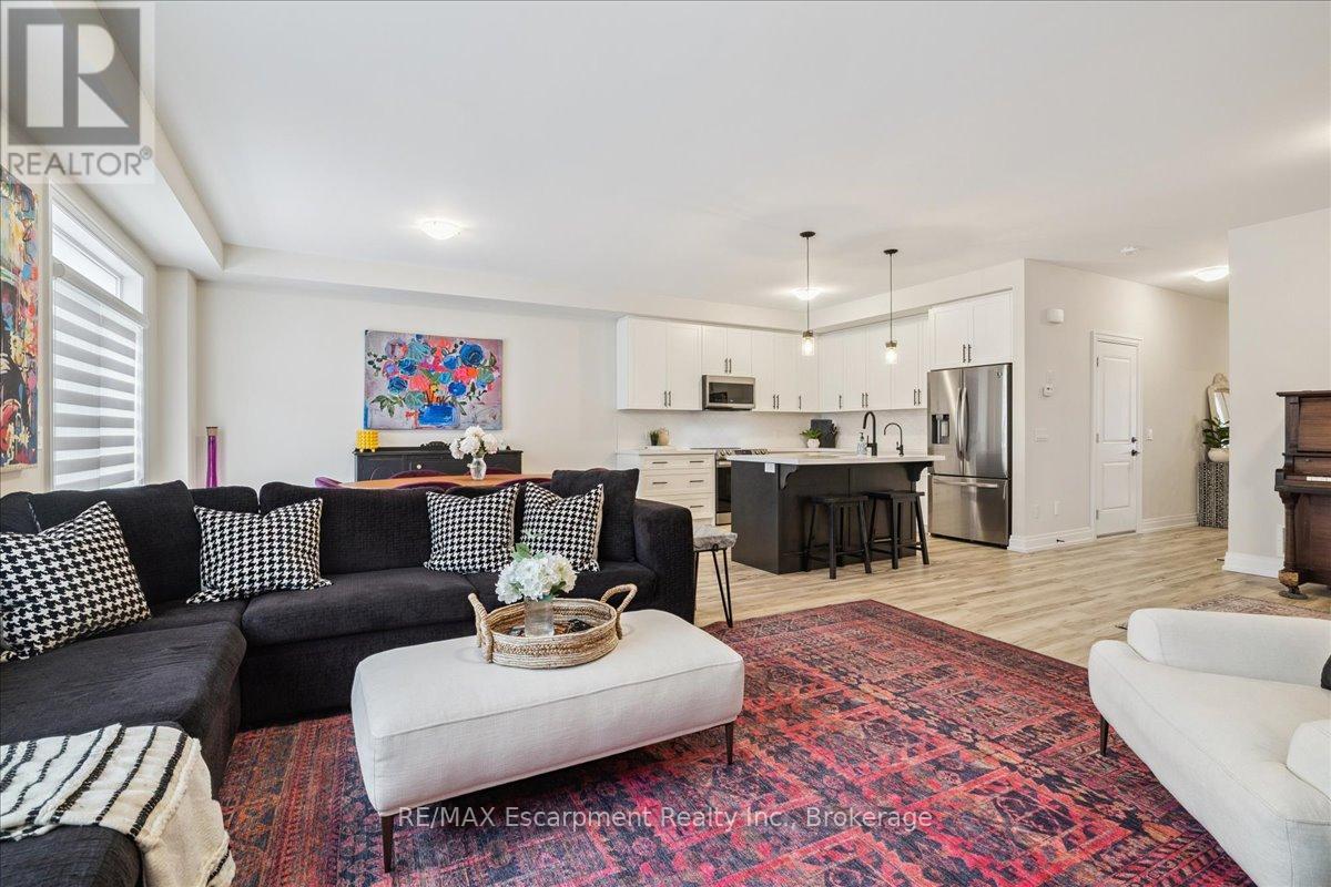 20 Granite Ridge Trail, Hamilton, Ontario  L8B 1Y4 - Photo 10 - X12985486