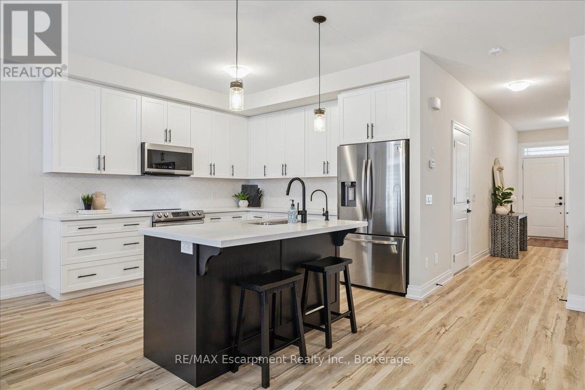 20 Granite Ridge Trail, Hamilton, Ontario  L8B 1Y4 - Photo 13 - X12985486