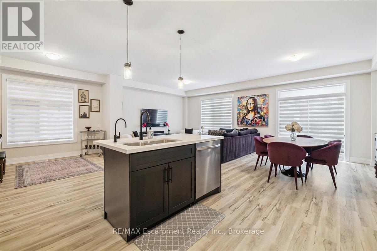 20 Granite Ridge Trail, Hamilton, Ontario  L8B 1Y4 - Photo 18 - X12985486