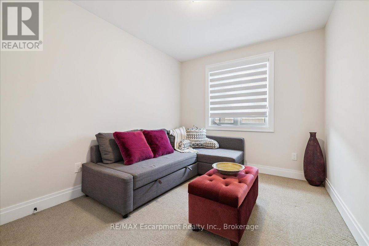 20 Granite Ridge Trail, Hamilton, Ontario  L8B 1Y4 - Photo 34 - X12985486