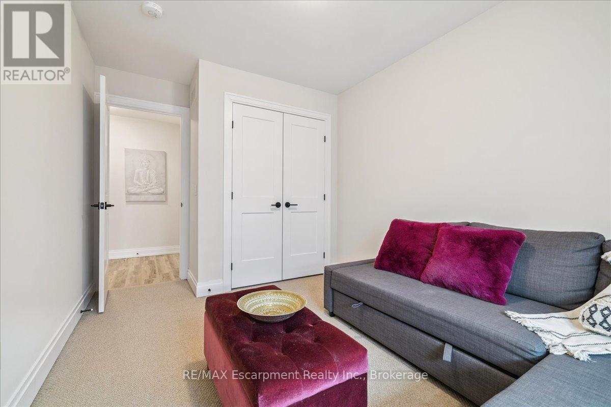 20 Granite Ridge Trail, Hamilton, Ontario  L8B 1Y4 - Photo 35 - X12985486