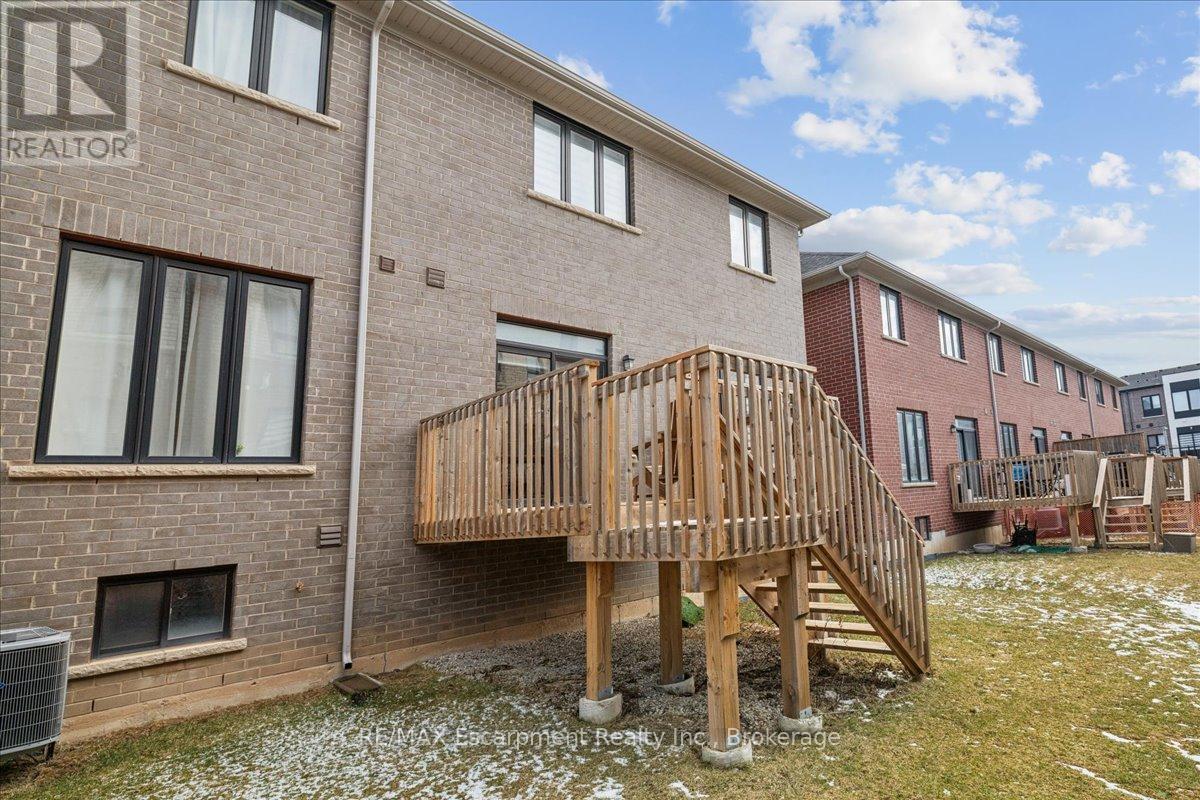 20 Granite Ridge Trail, Hamilton, Ontario  L8B 1Y4 - Photo 39 - X12985486
