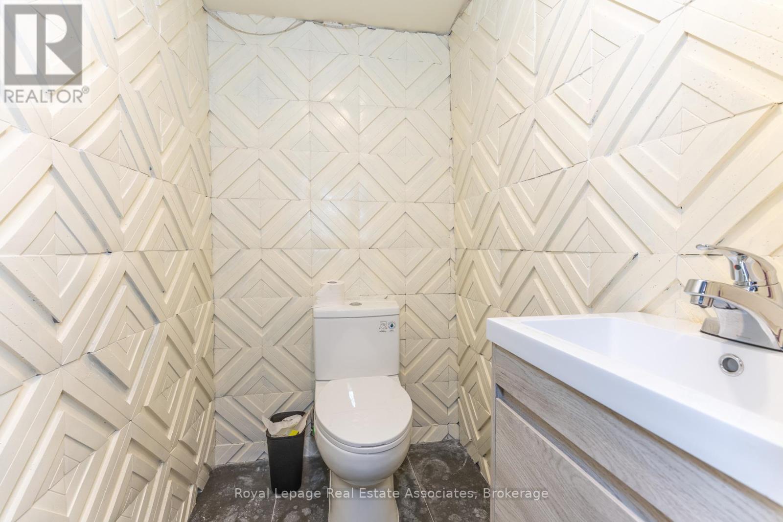 642 Bloor Street W, Toronto, Ontario  M6G 1K9 - Photo 15 - C12934902