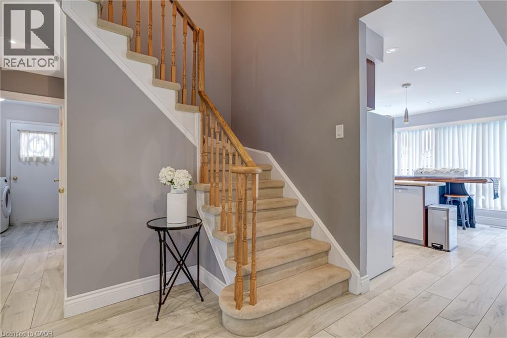 2055 Hunters Wood Drive, Burlington, Ontario  L7M 2T9 - Photo 19 - 40819746