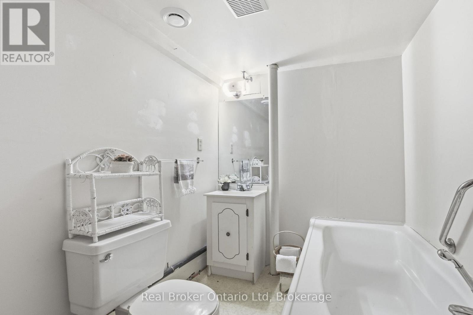 59 Grayview Drive, Grey Highlands, Ontario  N0C 1H0 - Photo 16 - X12985518