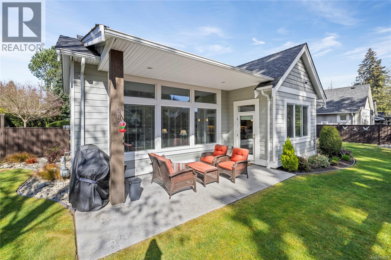 651 Eaglecrest Dr, Qualicum Beach, British Columbia  V9K 1E4 - Photo 17 - 1031429