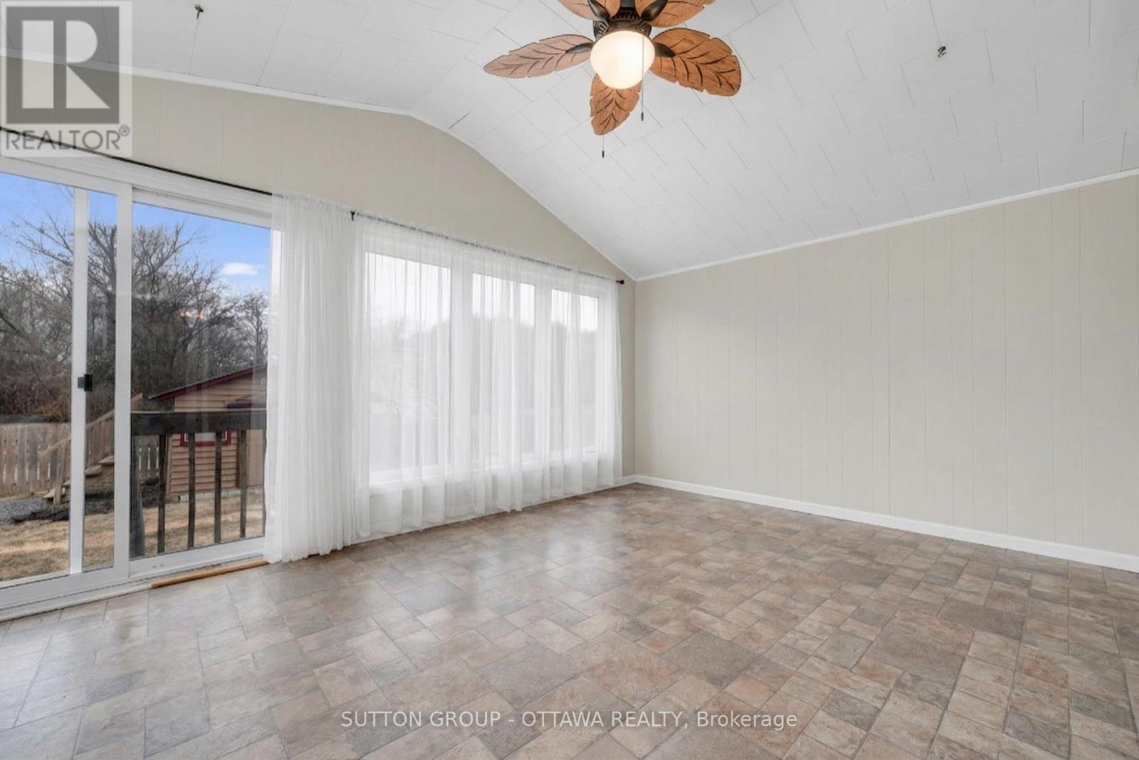 1112 St Pierre Street, Ottawa, Ontario  K1C 1L5 - Photo 10 - X12985406