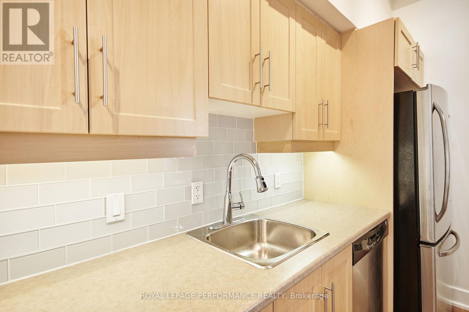 212 - 345 St Denis Street, Ottawa, Ontario  K1L 5J1 - Photo 7 - X12985536