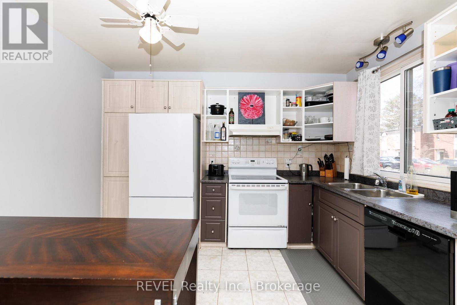 25 - 6476 Huggins Street, Niagara Falls, Ontario  L2J 1G9 - Photo 4 - X12985508