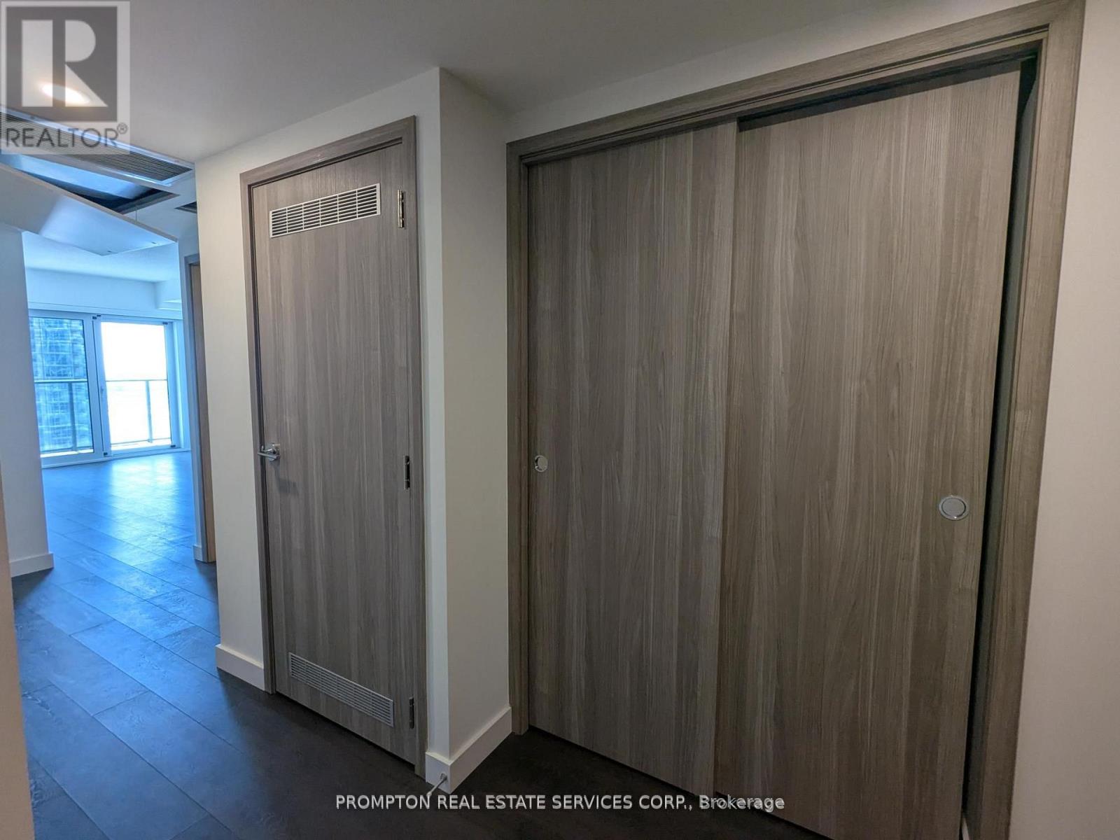 2509 - 1 Concord Cityplace Way, Toronto, Ontario  M5V 0X3 - Photo 5 - C12985452