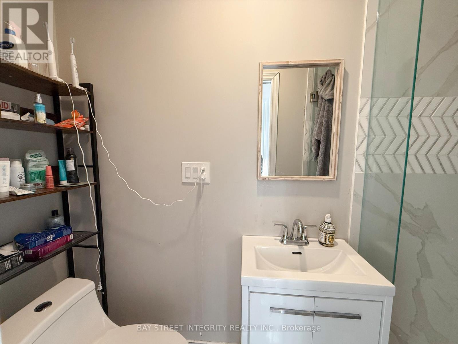 A - 598 Crawford Street, Toronto, Ontario  M6G 3K2 - Photo 7 - C12985474