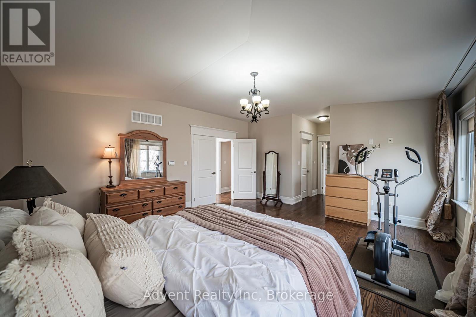 136 Homewood Avenue, Toronto, Ontario  M2M 1K3 - Photo 14 - C12985480