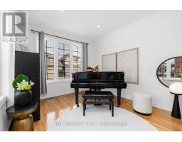 3 MANSARD DRIVE, Richmond Hill, Ontario