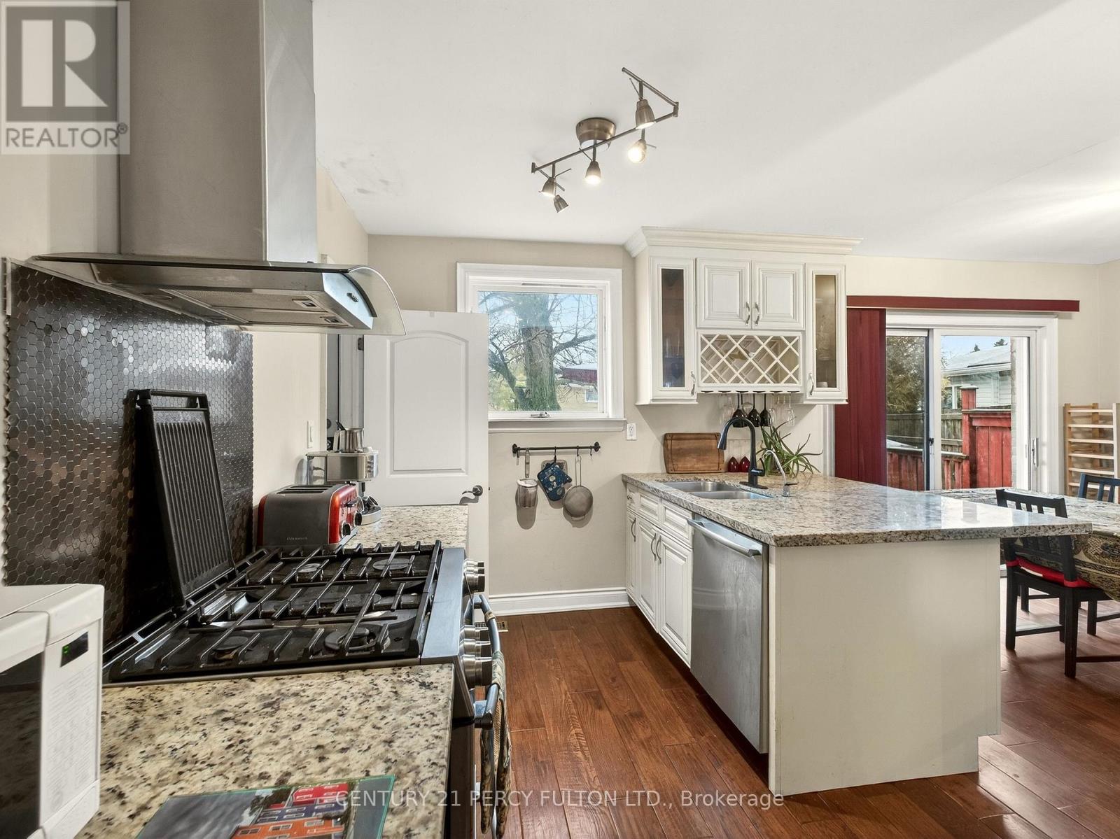 840 Bem Avenue, Pickering, Ontario  L1W 1X3 - Photo 9 - E12985440