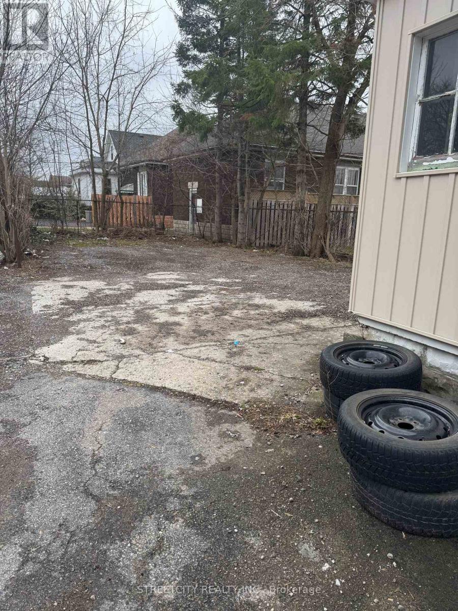 126 Egerton Street, London East, Ontario  N5Z 2G4 - Photo 5 - X12984892