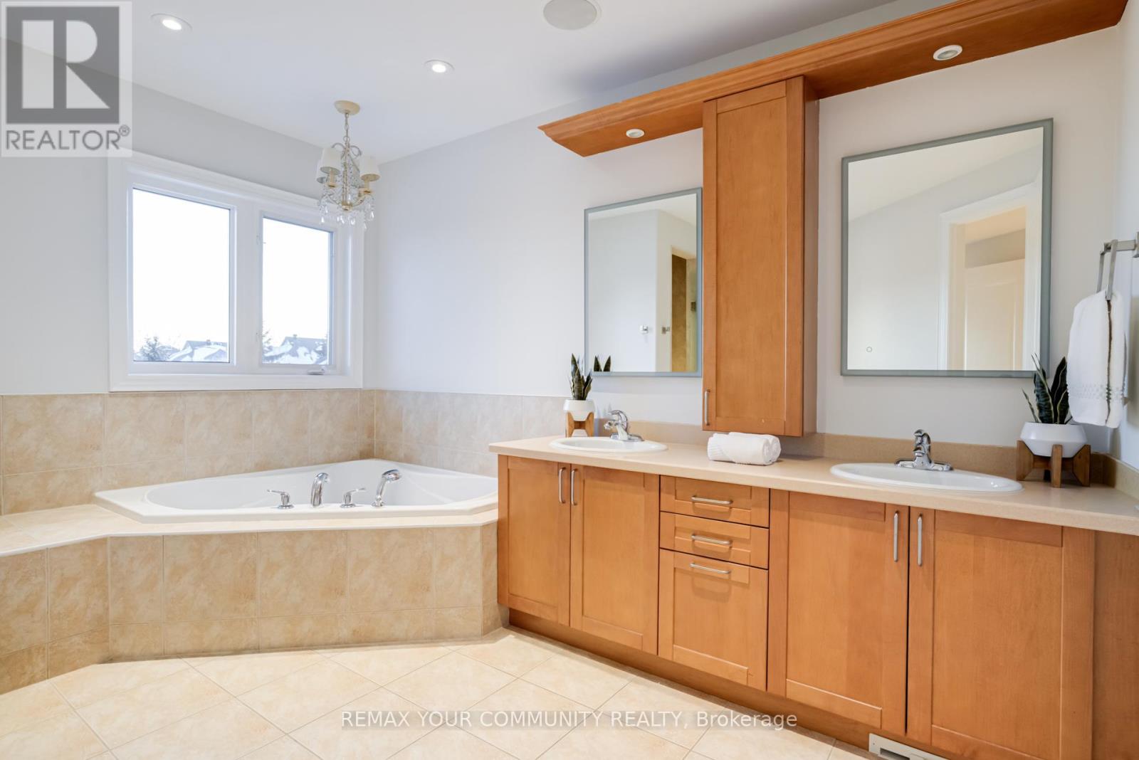 18 Sunrise Ridge Trail, Whitchurch-Stouffville, Ontario  L4A 0C9 - Photo 32 - N12985478