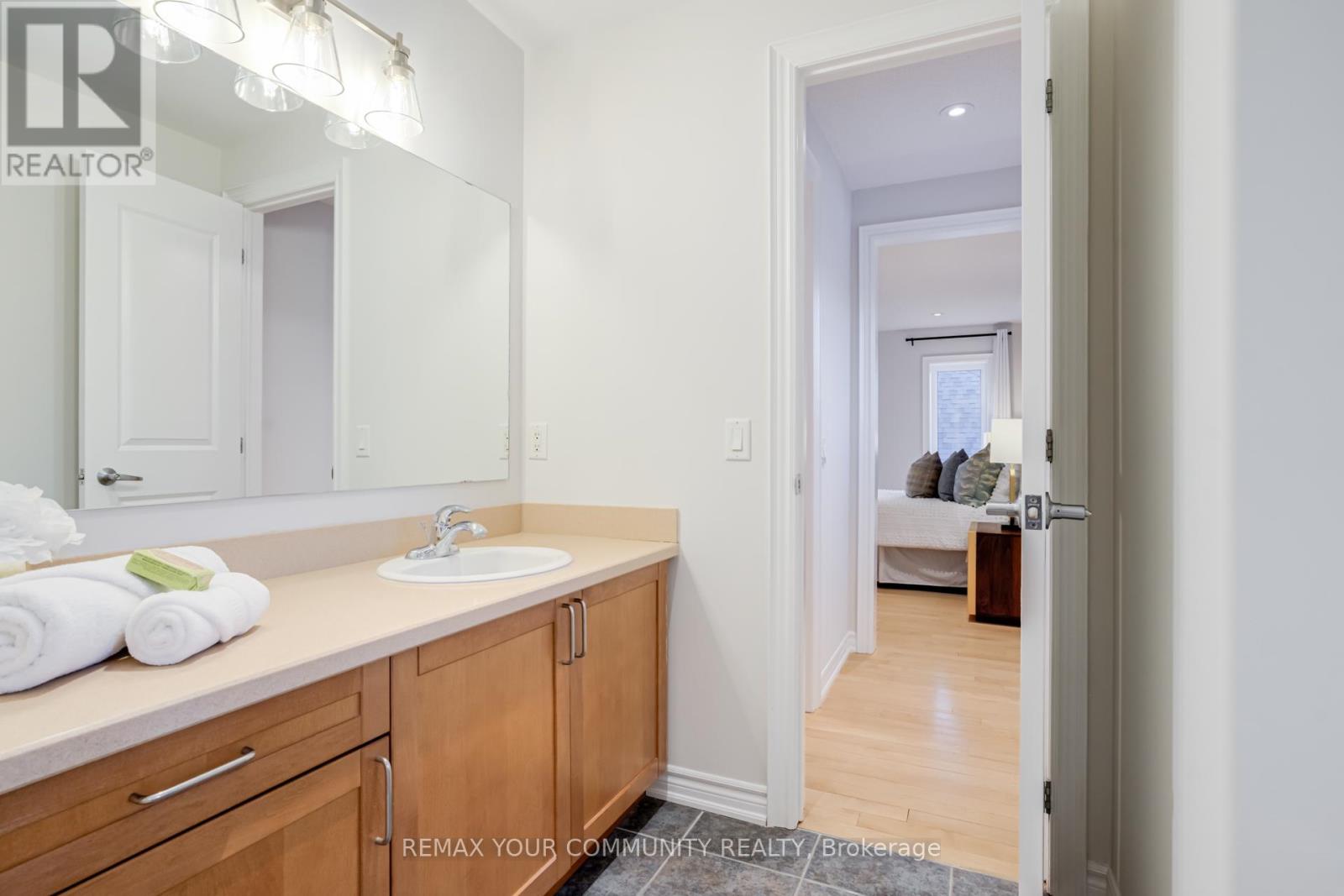 18 Sunrise Ridge Trail, Whitchurch-Stouffville, Ontario  L4A 0C9 - Photo 34 - N12985478