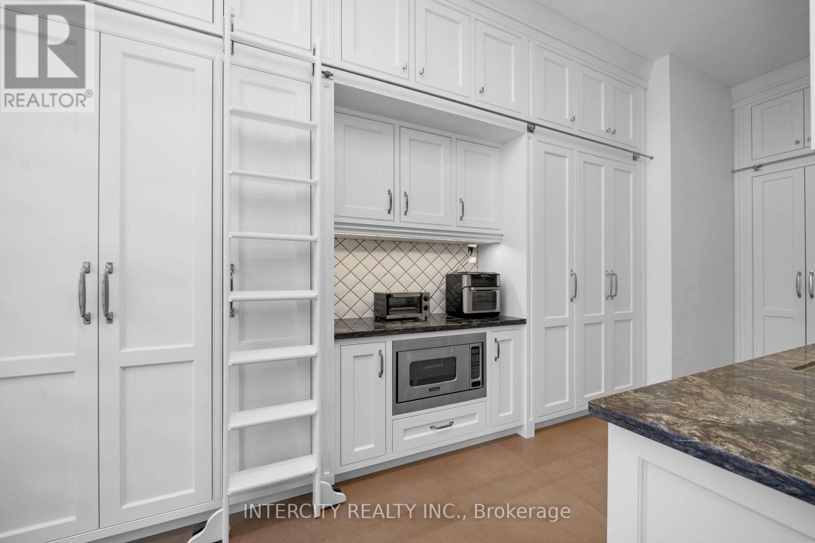 20 Orico Court, Vaughan, Ontario  L0J 1C0 - Photo 11 - N12985482