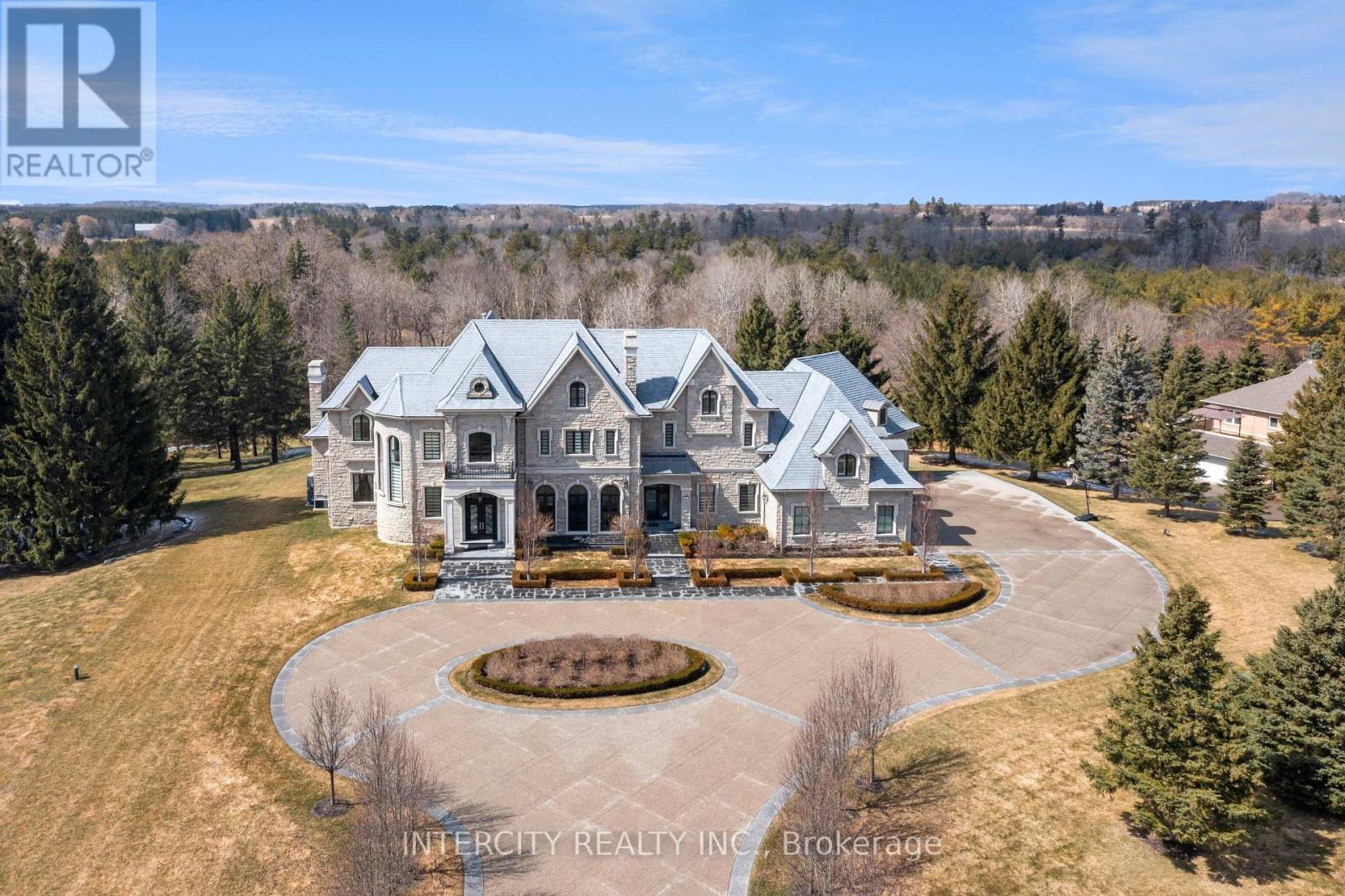 20 Orico Court, Vaughan, Ontario  L0J 1C0 - Photo 4 - N12985482