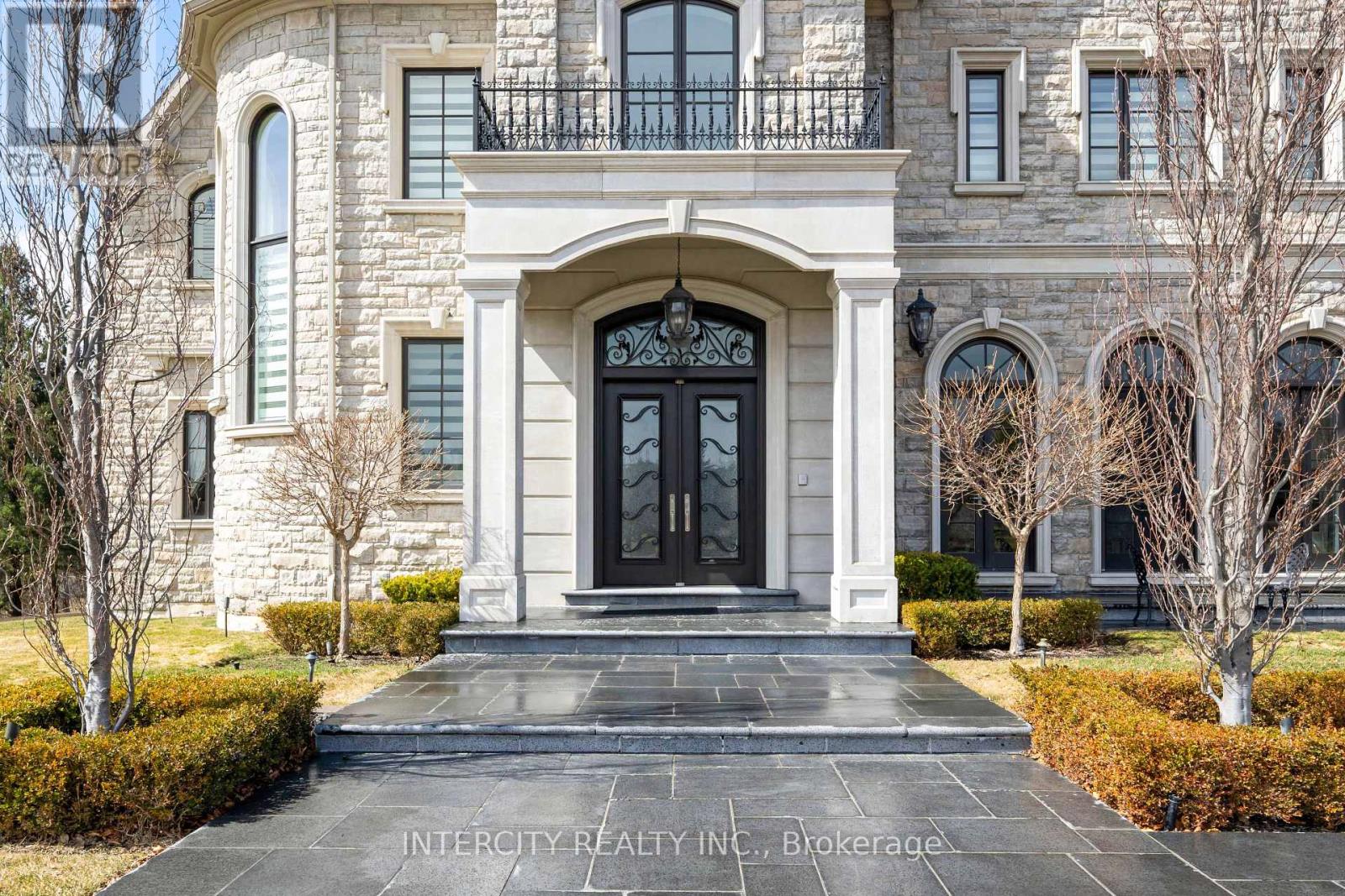 20 Orico Court, Vaughan, Ontario  L0J 1C0 - Photo 5 - N12985482