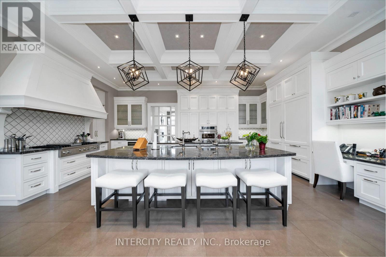 20 Orico Court, Vaughan, Ontario  L0J 1C0 - Photo 9 - N12985482