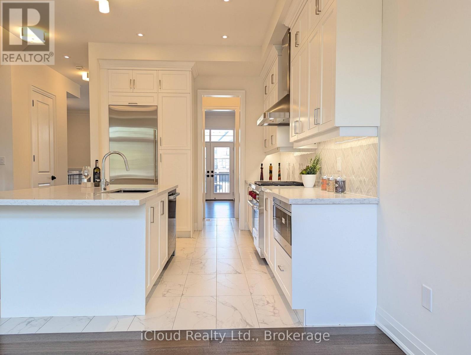 43 West Village Lane, Markham, Ontario  L6C 3L5 - Photo 14 - N12985550