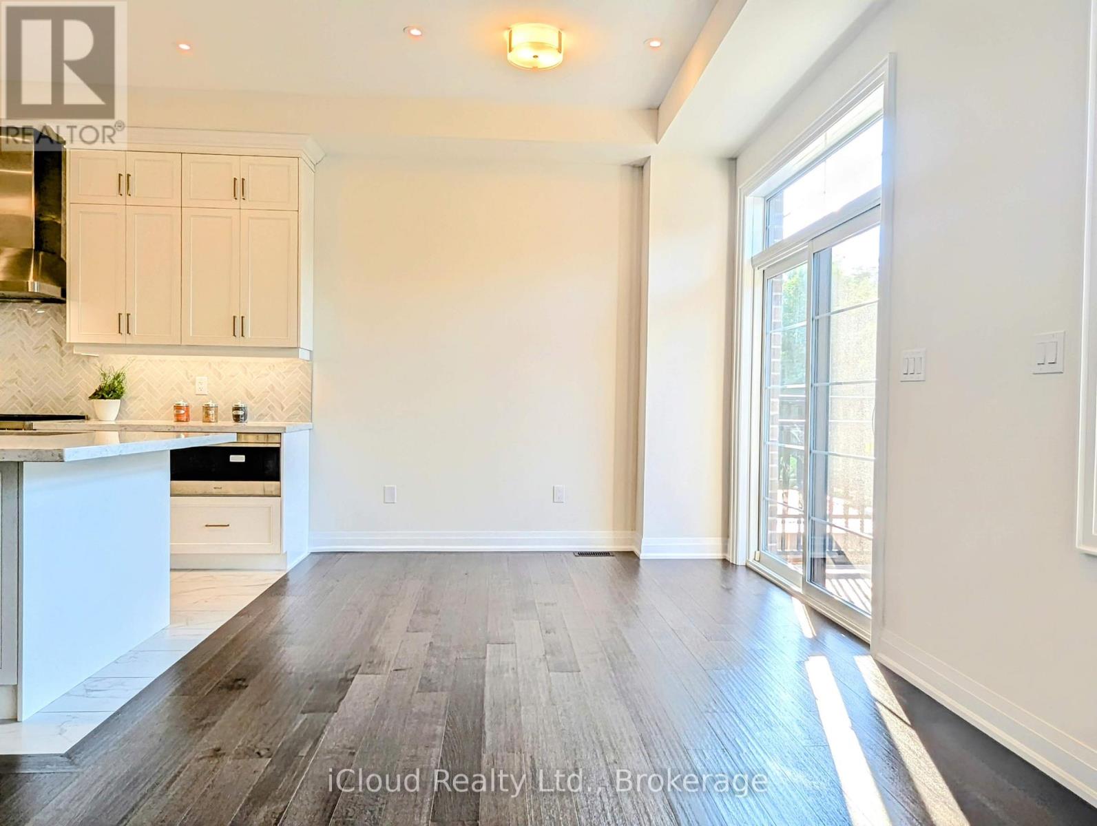 43 West Village Lane, Markham, Ontario  L6C 3L5 - Photo 18 - N12985550