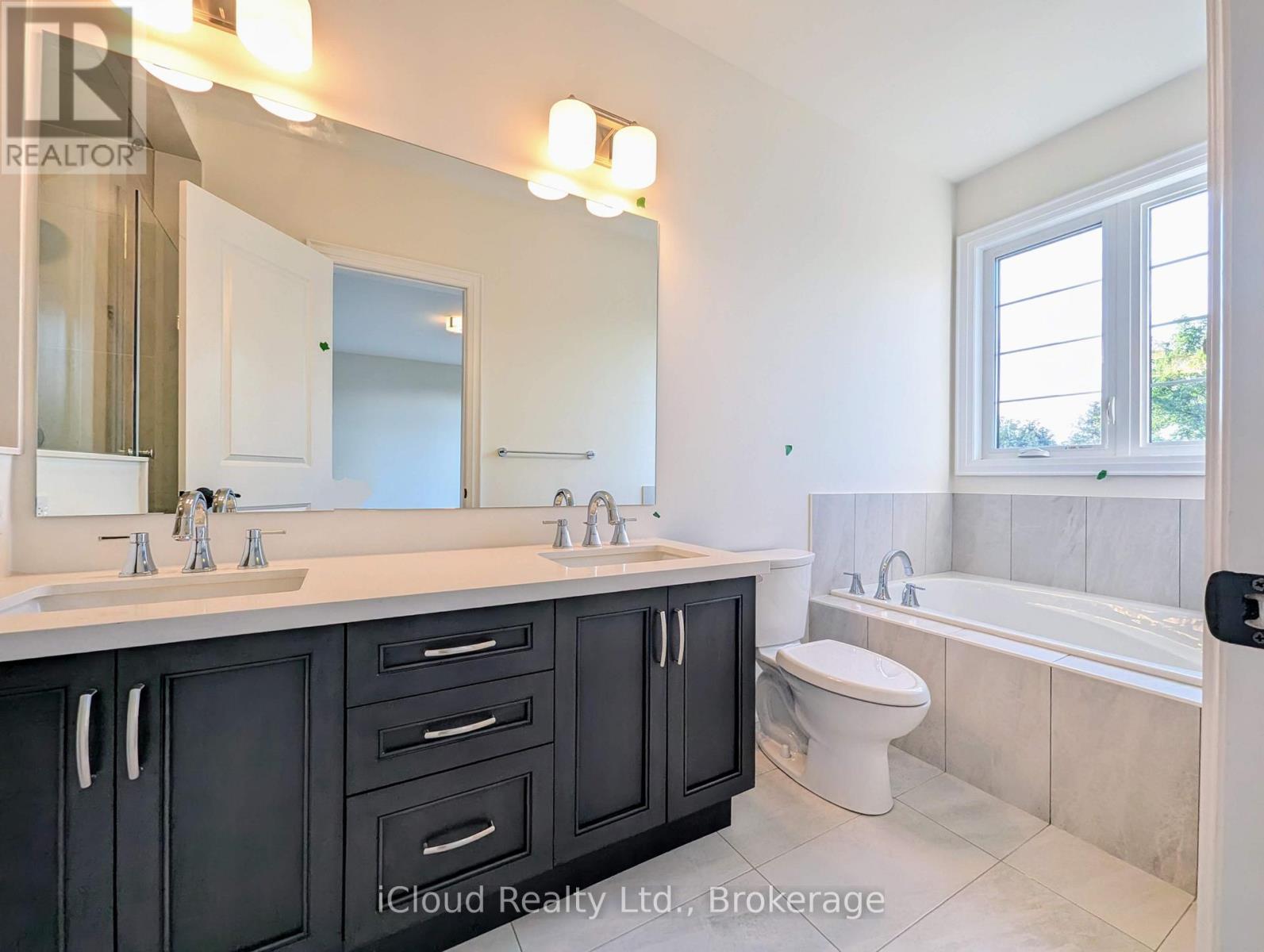 43 West Village Lane, Markham, Ontario  L6C 3L5 - Photo 26 - N12985550