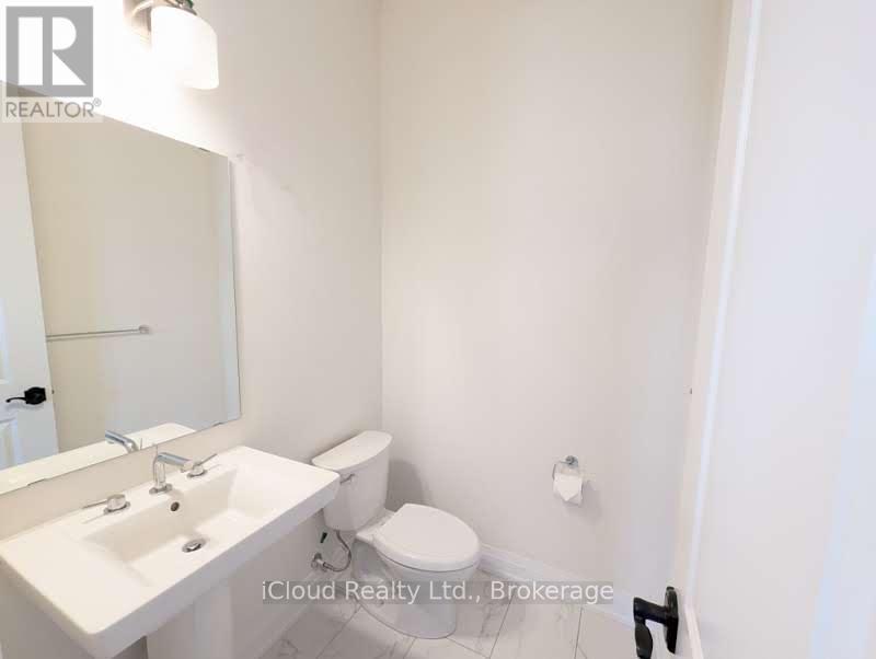 43 West Village Lane, Markham, Ontario  L6C 3L5 - Photo 3 - N12985550