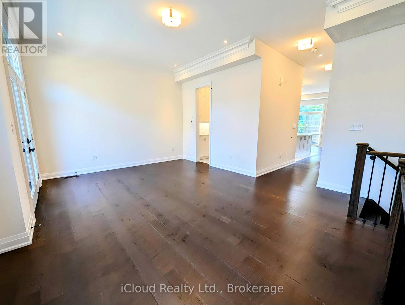 43 West Village Lane, Markham, Ontario  L6C 3L5 - Photo 6 - N12985550