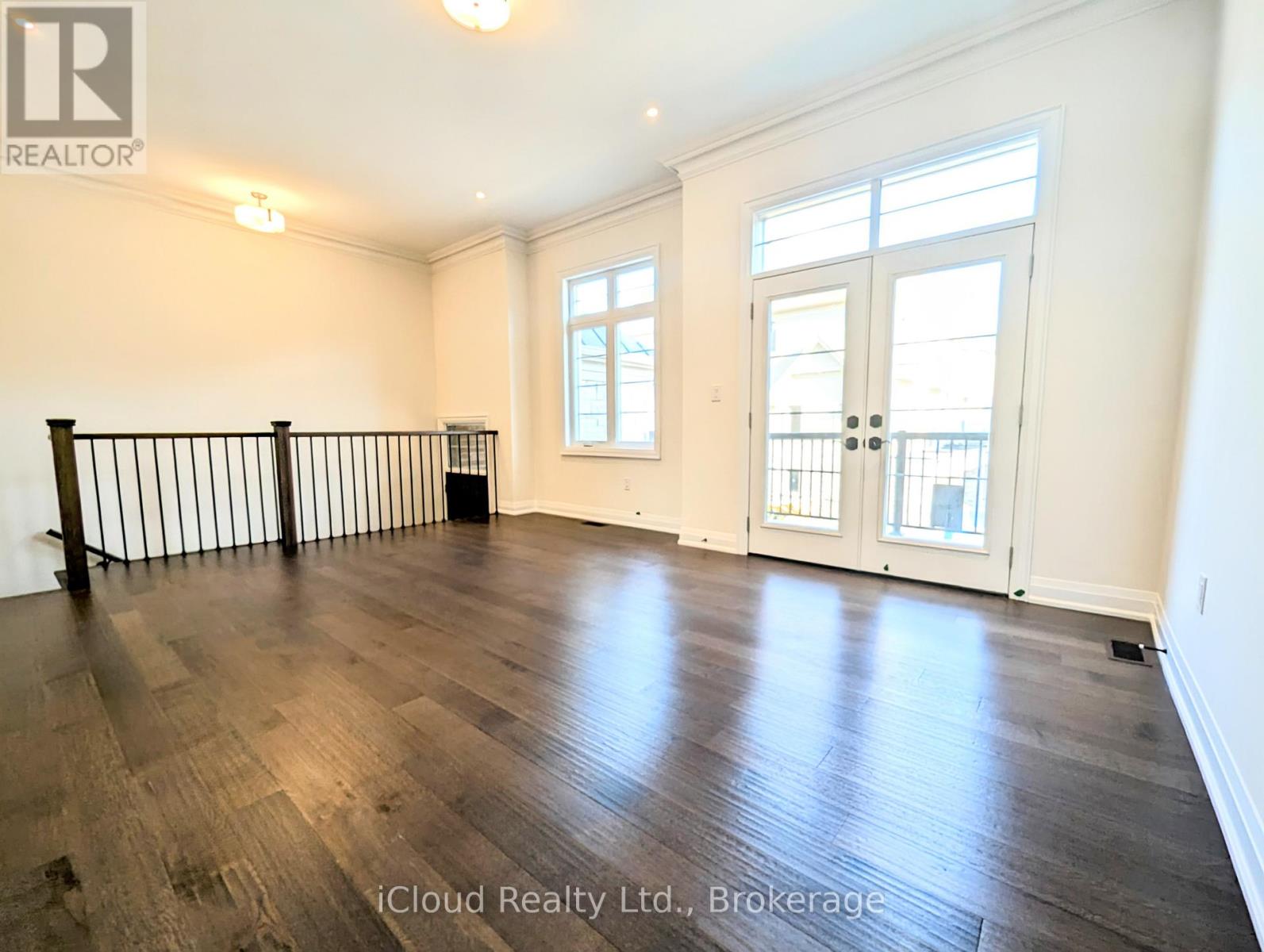 43 West Village Lane, Markham, Ontario  L6C 3L5 - Photo 8 - N12985550