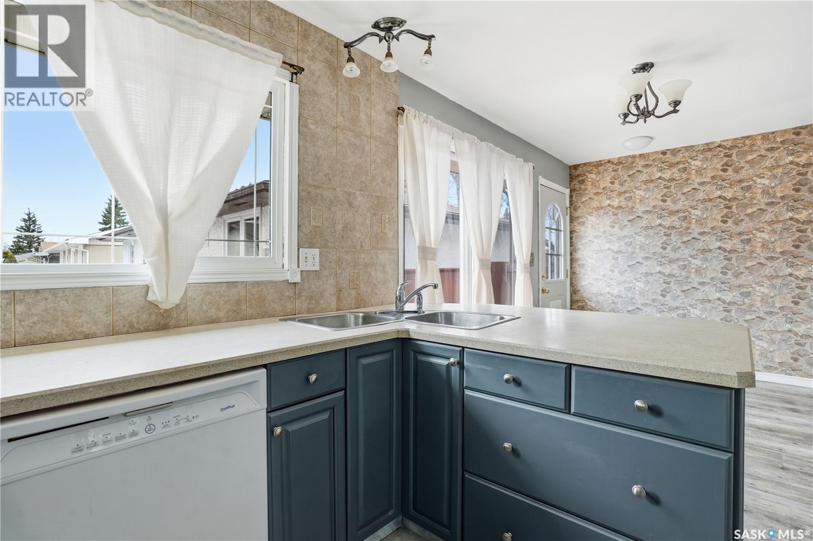 3 Carson Road, Regina, Saskatchewan  S4R 6J9 - Photo 13 - SK032603