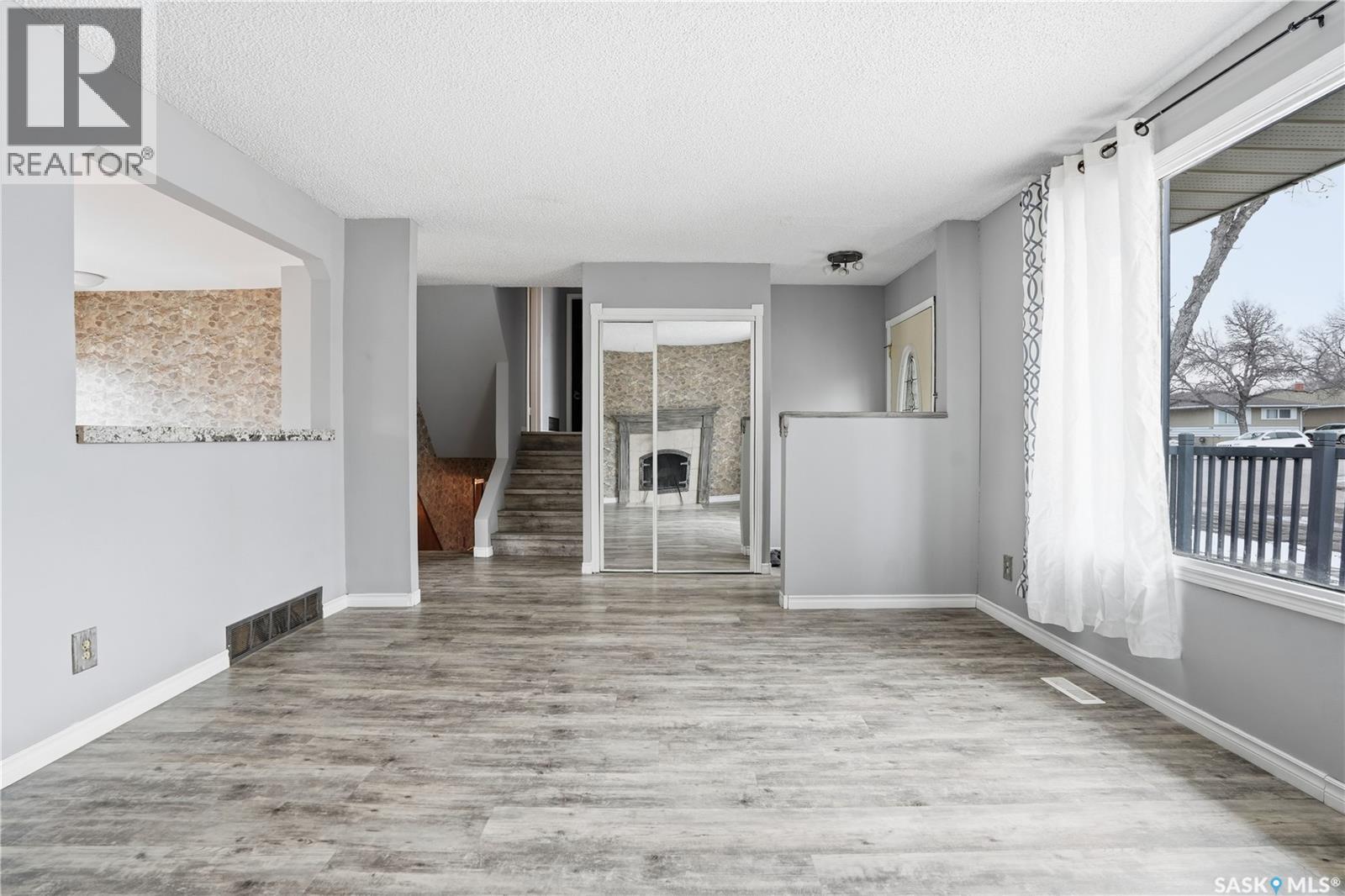 3 Carson Road, Regina, Saskatchewan  S4R 6J9 - Photo 7 - SK032603