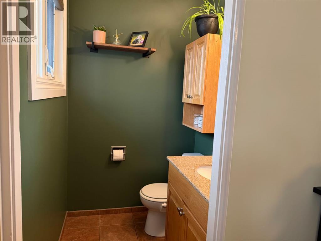 6107 Enevold Drive, Camrose, Alberta  T4V 3J7 - Photo 14 - A2297262