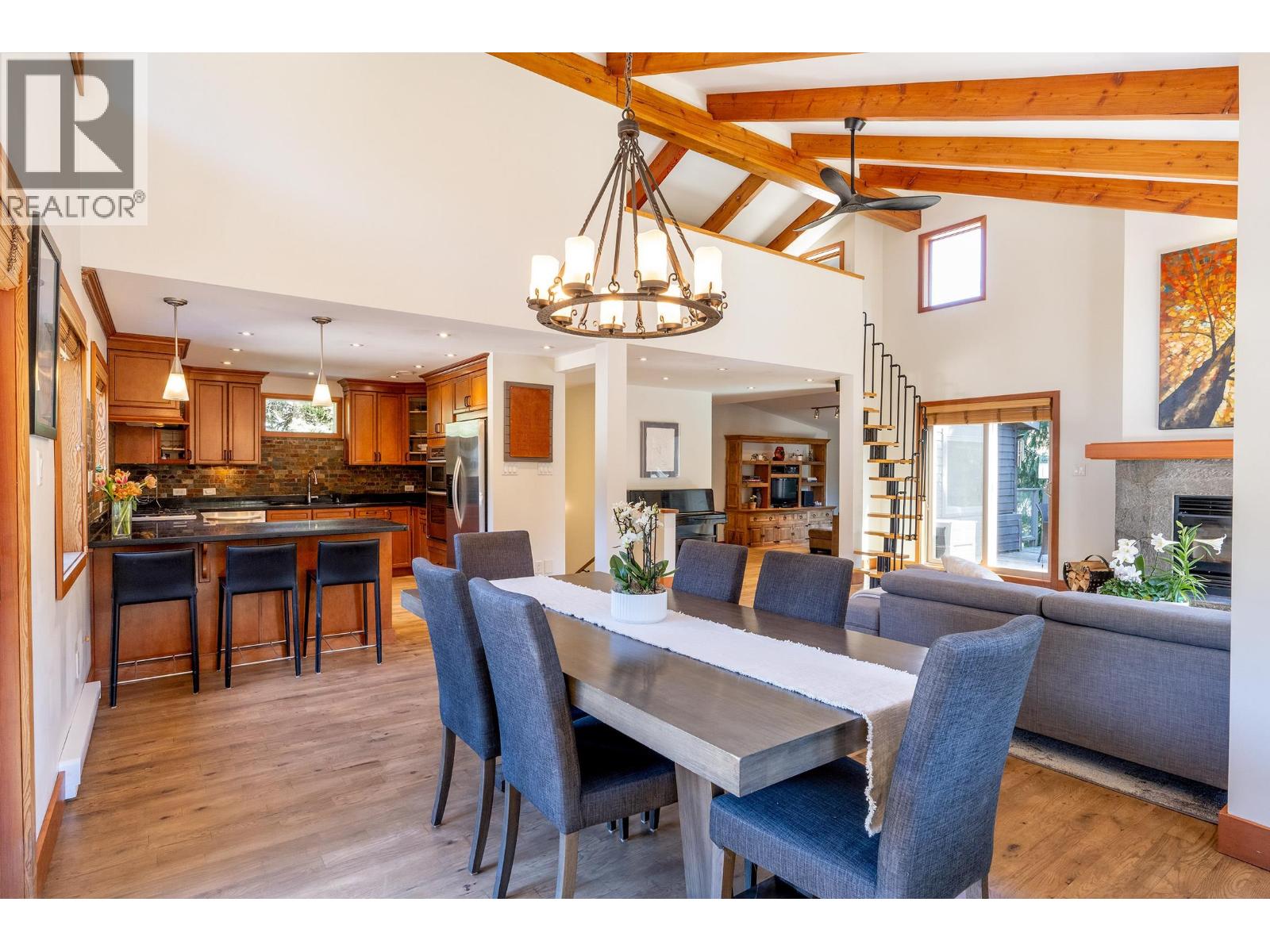 6444 Toad Hollow, Whistler, British Columbia  V8E 0C5 - Photo 9 - R3106545